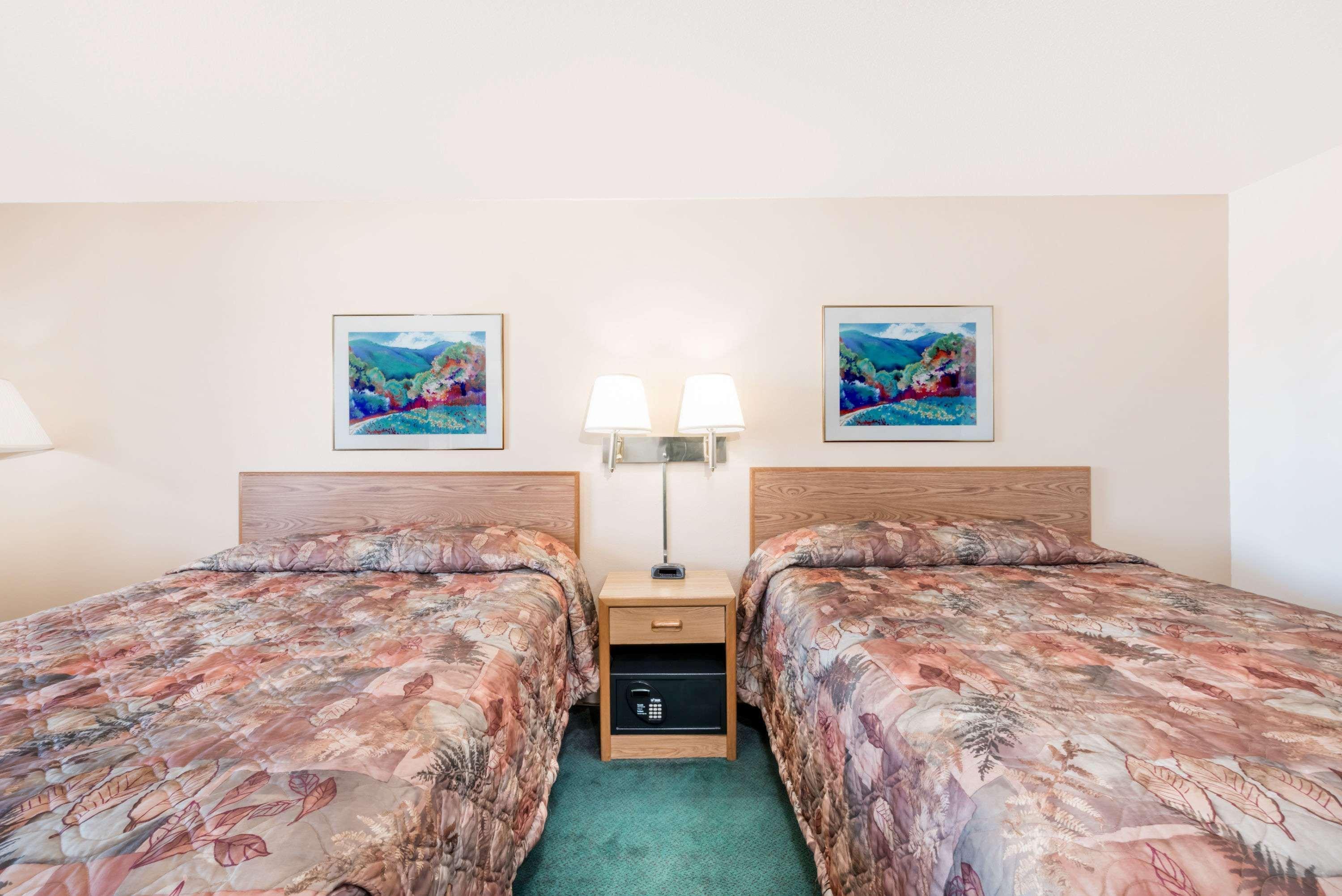 Super 8 By Wyndham Belle Fourche Sd Hotel Екстериор снимка