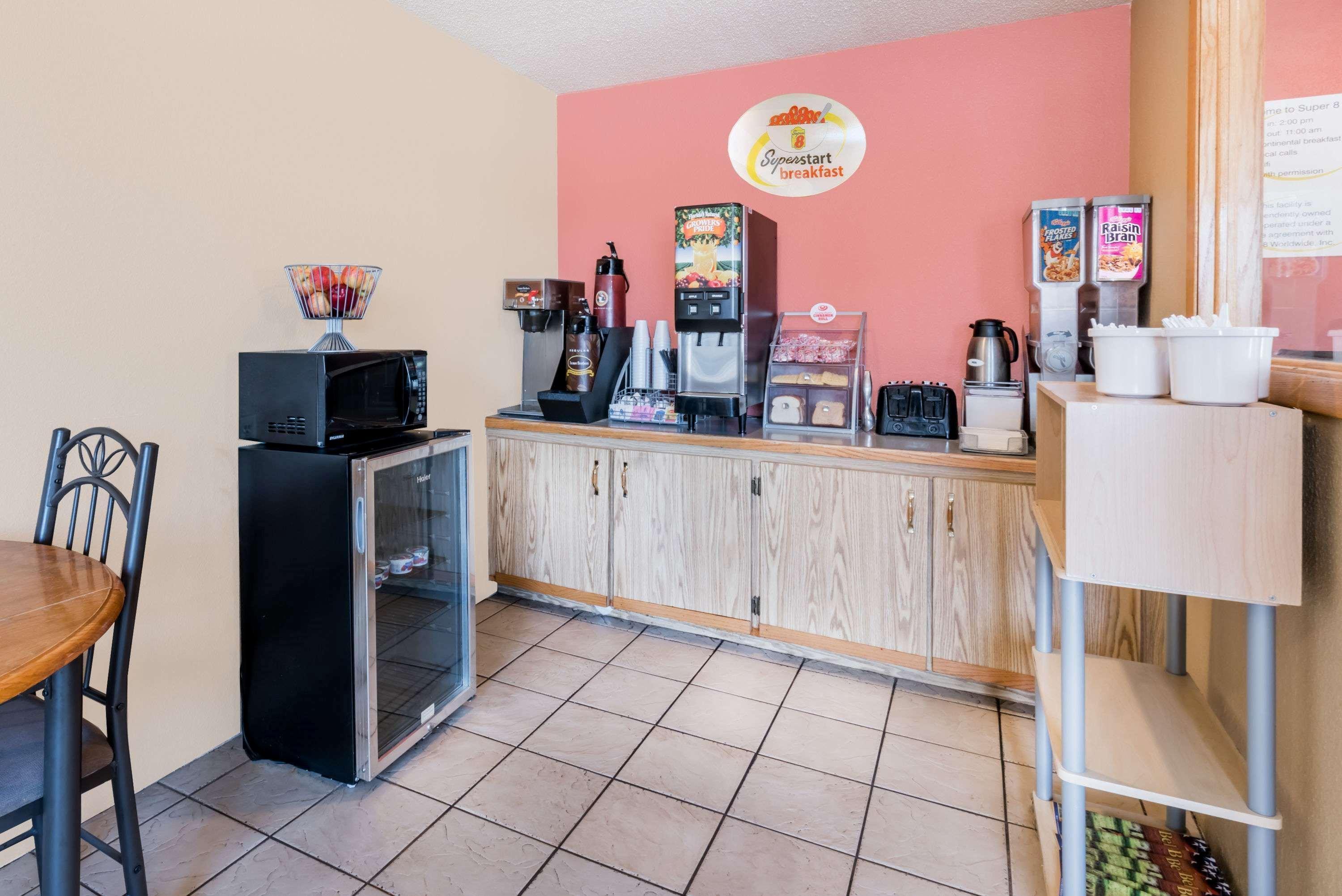 Super 8 By Wyndham Belle Fourche Sd Hotel Екстериор снимка