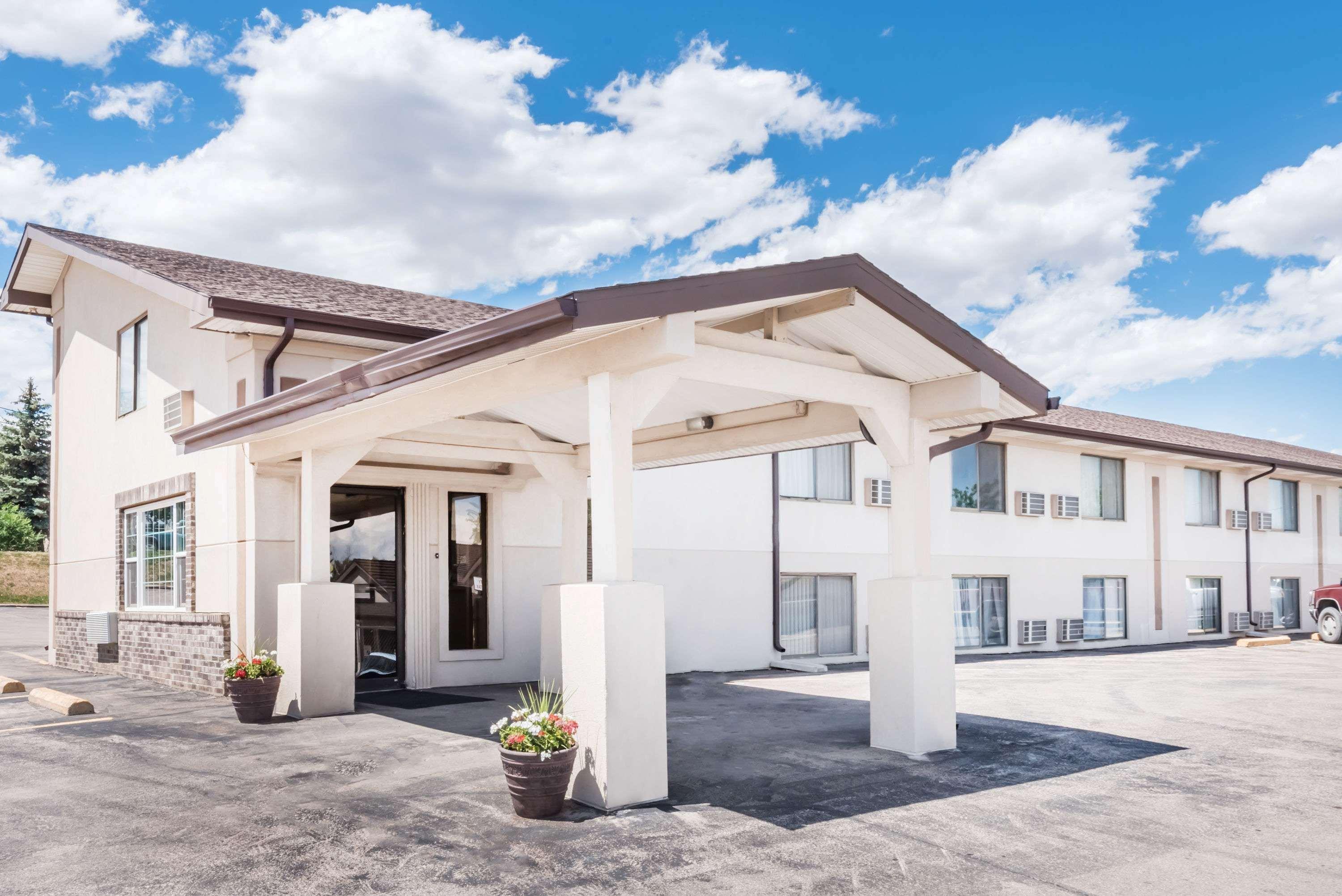 Super 8 By Wyndham Belle Fourche Sd Hotel Екстериор снимка